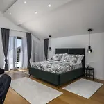 Bonavia Zadarvillas *